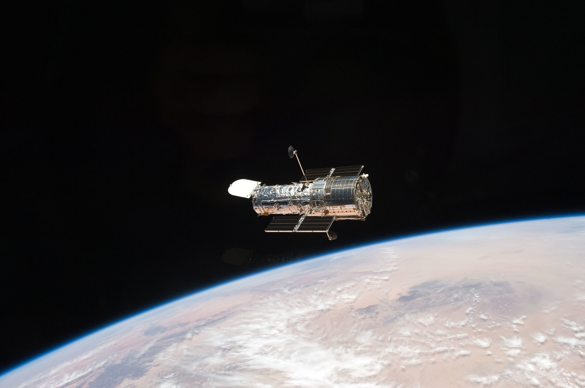 Телескоп NASA зробив вражаючий знімок далекої туманності - зображення