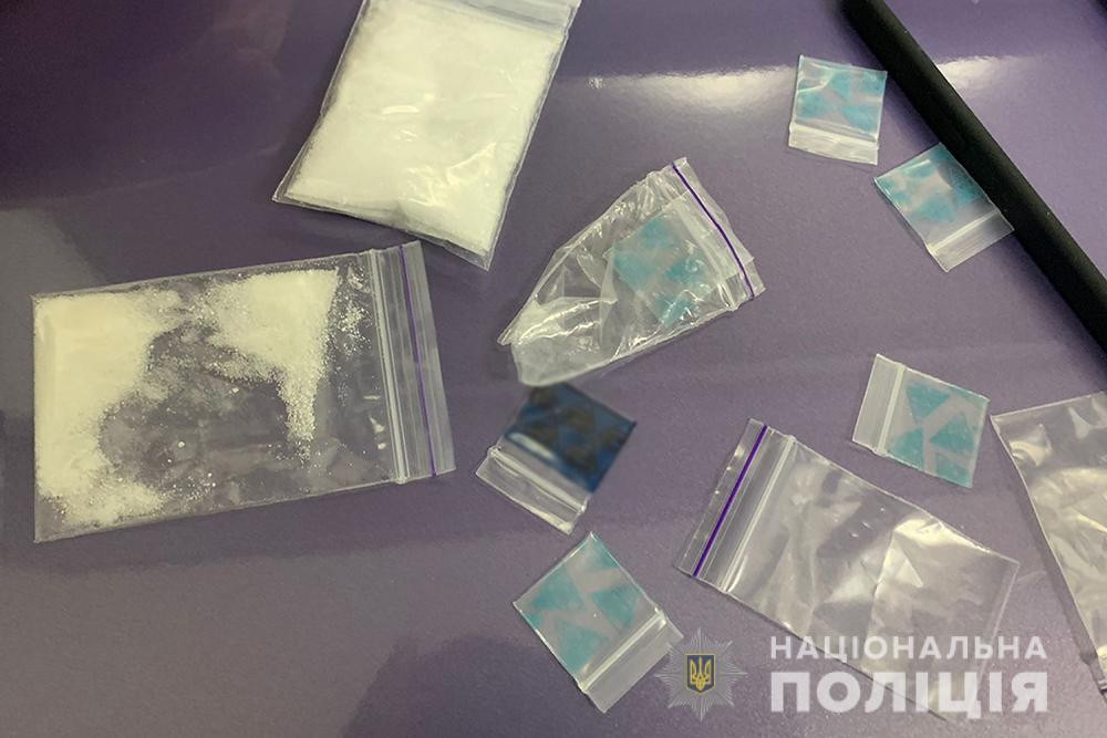 Наркотиків на 1,5 мільйона: поліція накрила у Києві двох наркоторговців - зображення