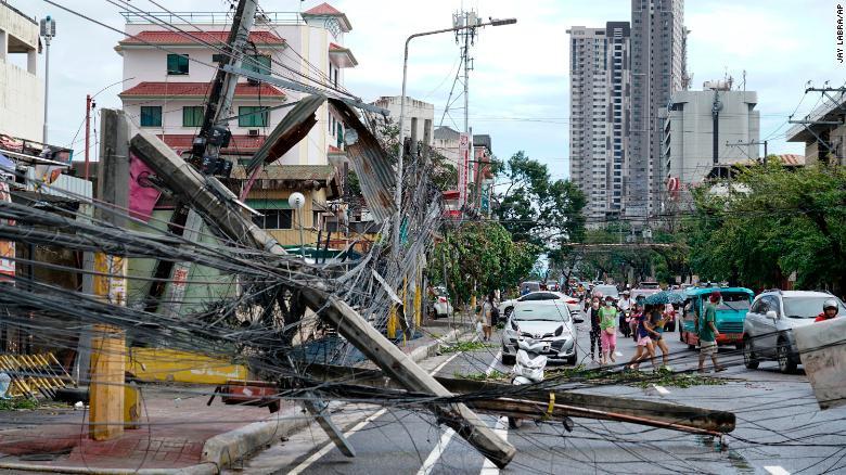 Тайфун на Філіппінах: кількість загиблих сягнула 375 - зображення