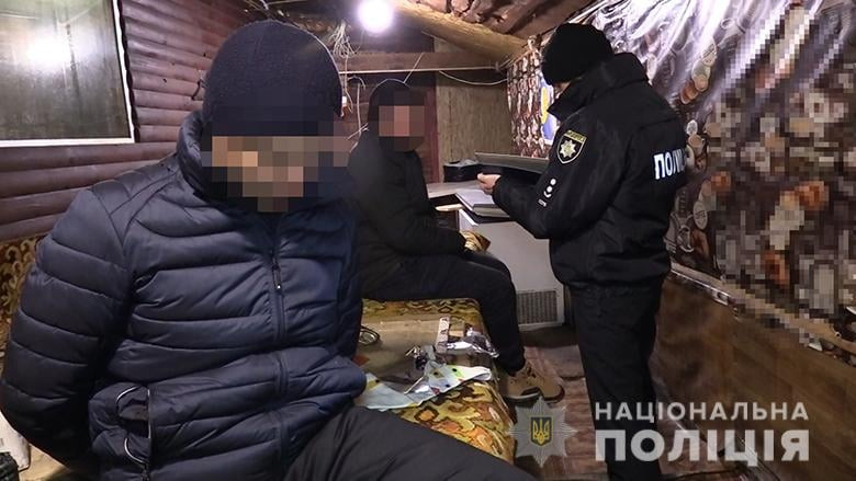 Колишні родичі: у Києві затримали «банду», яка добу тримала чоловіка в заручниках - зображення