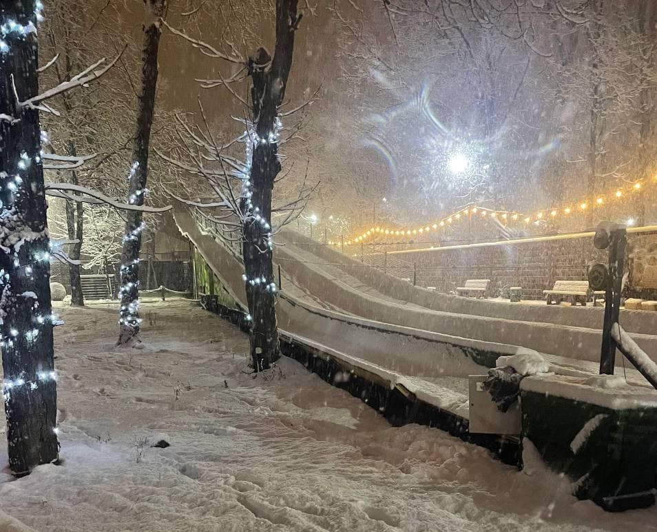 У Києві на зимових канікулах відкриють найбільшу сноутюбіногову гірку - зображення