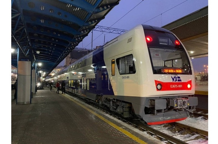 Двоповерховий потяг Skoda після свят курсуватиме з Києва до Вінниці - зображення