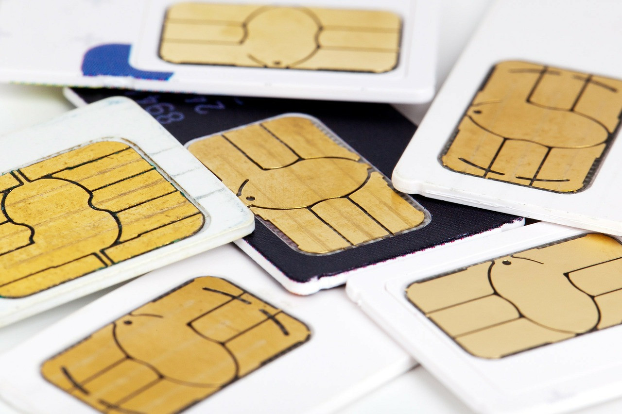 З 1 січня українці мають прив’язувати SIM-карти до паспорта - зображення