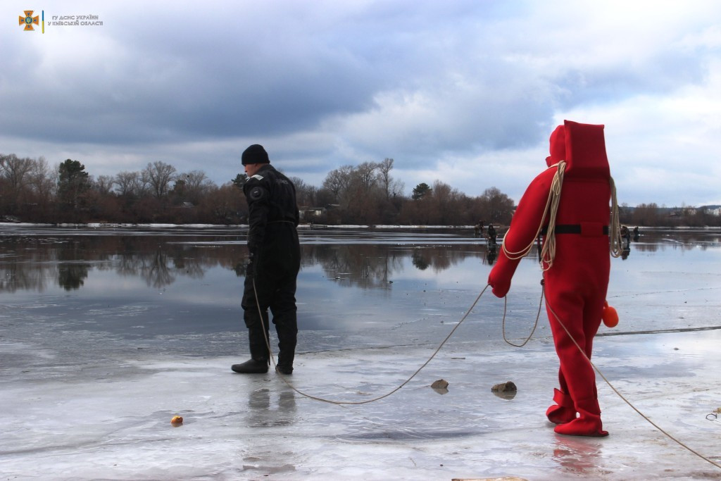 На Вишгородщині третю добу розшукують риблку, який зник на річці Дніпро - зображення