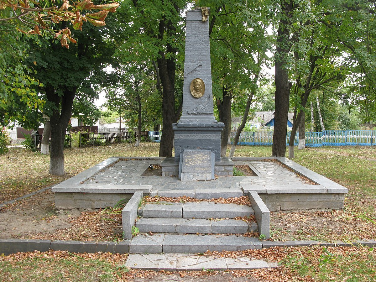 Мешканці можуть висловитися: у Богуславі збираються переносити радянські пам'ятники - зображення