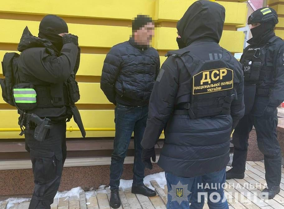 У Києві затримали громадянина РФ, який знаходиться під санкціями і пов'язаний з криміналом - зображення