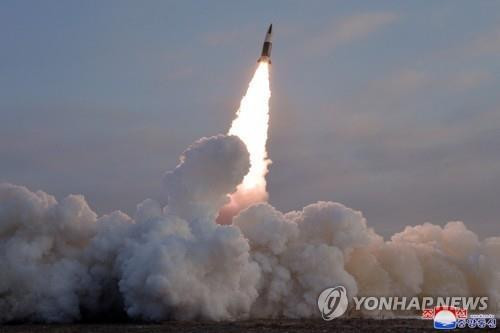 КНДР запустила нові ракети у бік Японського моря - зображення