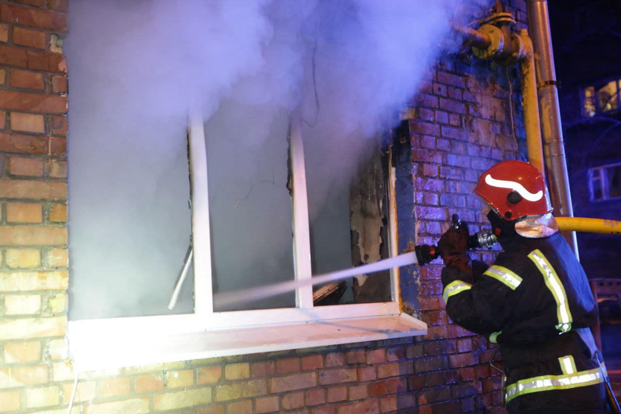 У Києві сталася пожежа у житловому будинку, одна людина загинула - зображення