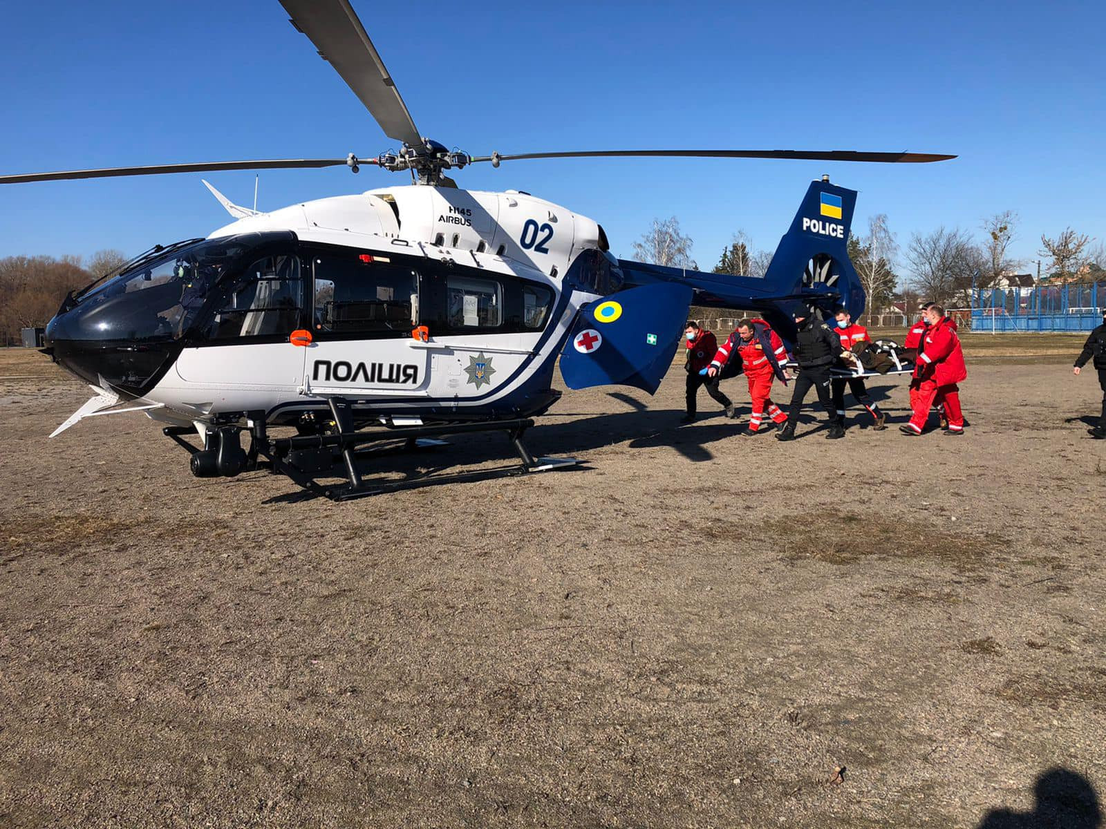 З Борисполя до столиці гелікоптером доставили тяжкохворого пацієнта - зображення