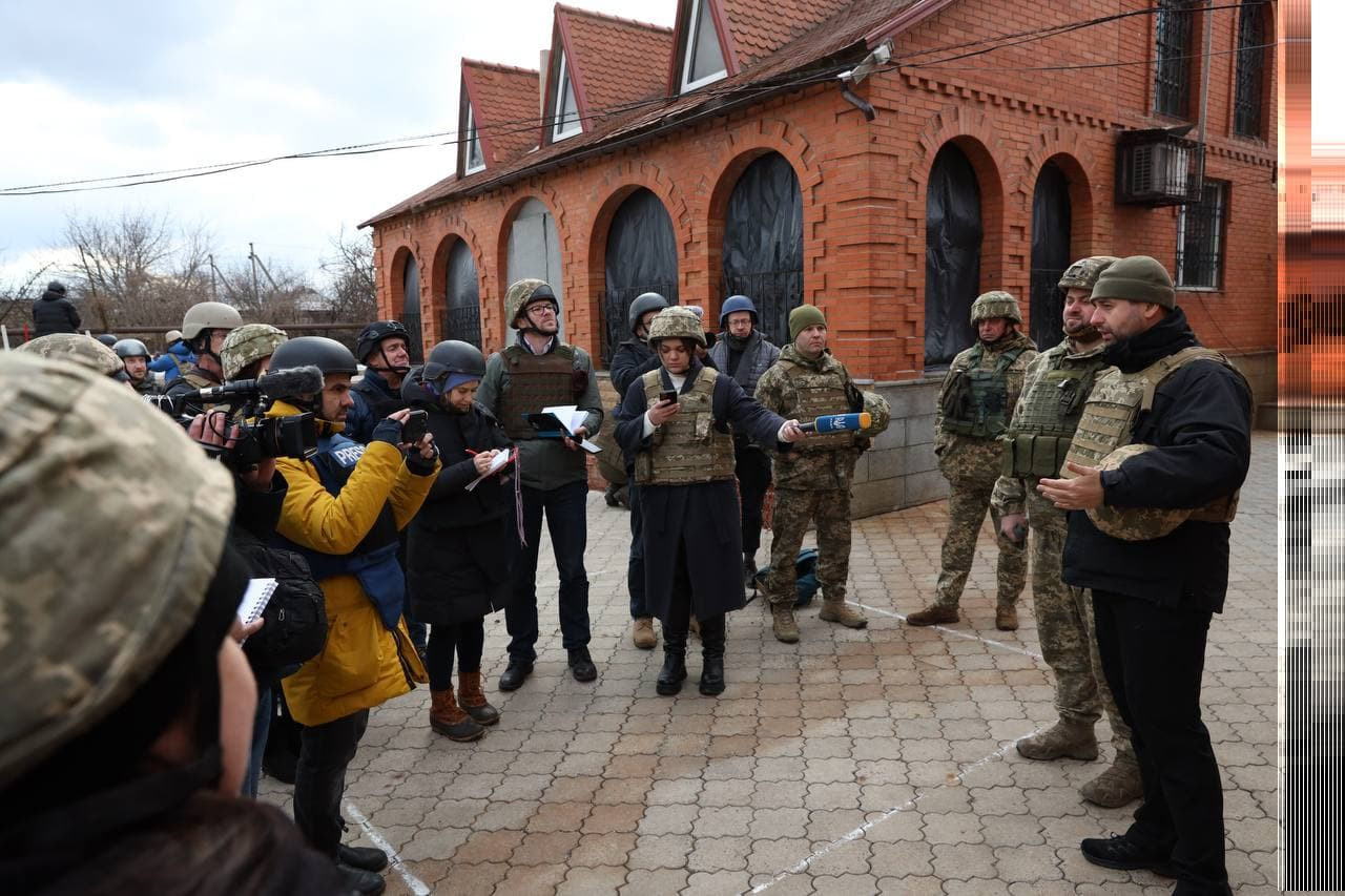 Делегація нардепів на Донбасі потрапила під обстріл бойовиків - зображення