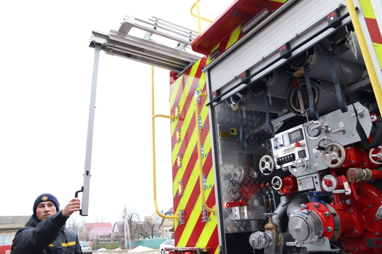 Автопарк ДСНС у Боярці поповнився новою пожежною машиною - зображення