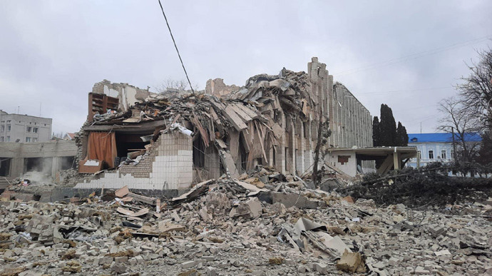 Російські окупанти розбомбили школу в Житомирі - зображення