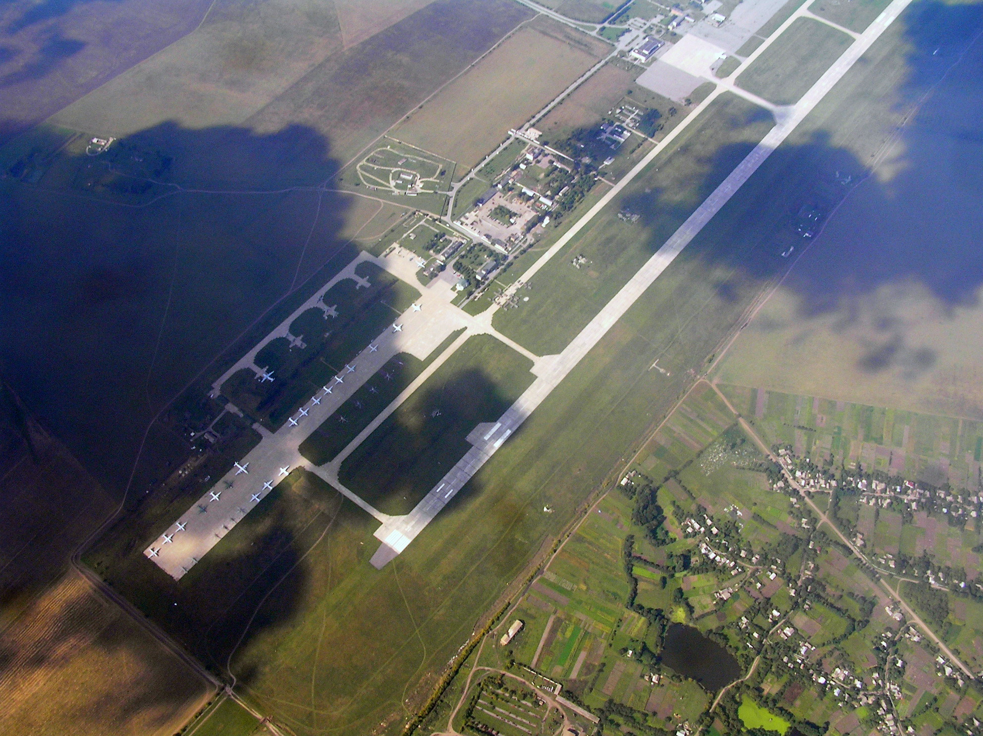 Російські загарбники обстріляли аеропорт у Вінниці - зображення