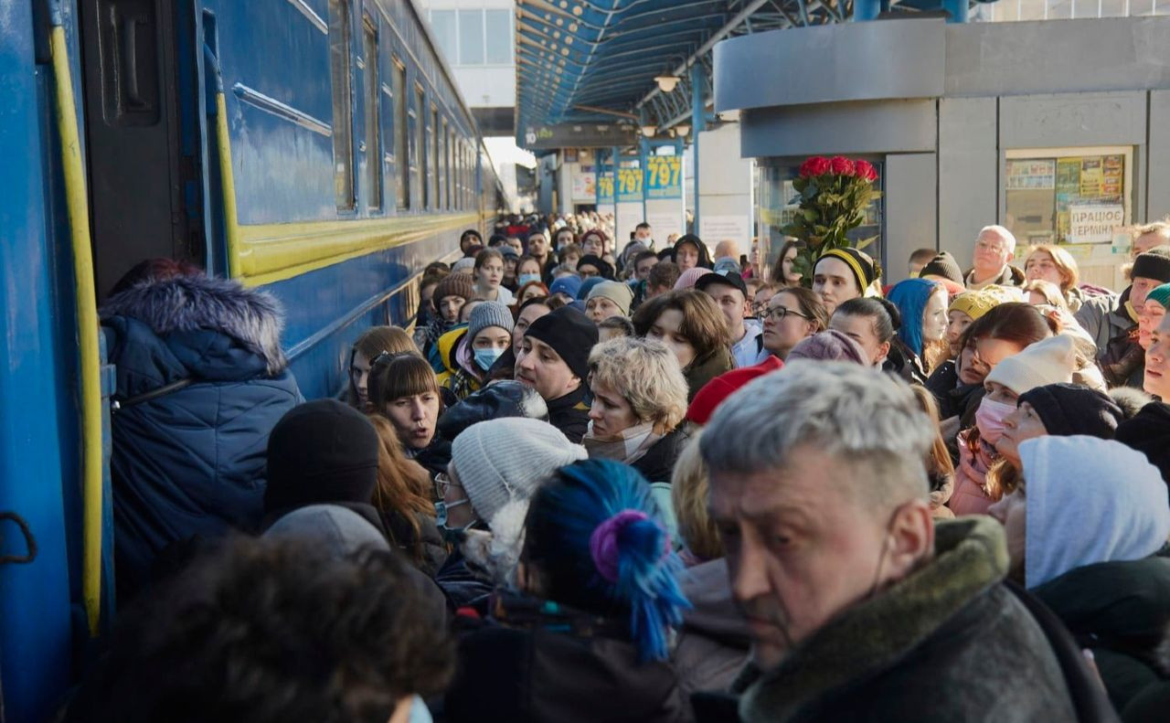 Словаччина та Румунія запускають нові евакуаційні рейси з України - зображення