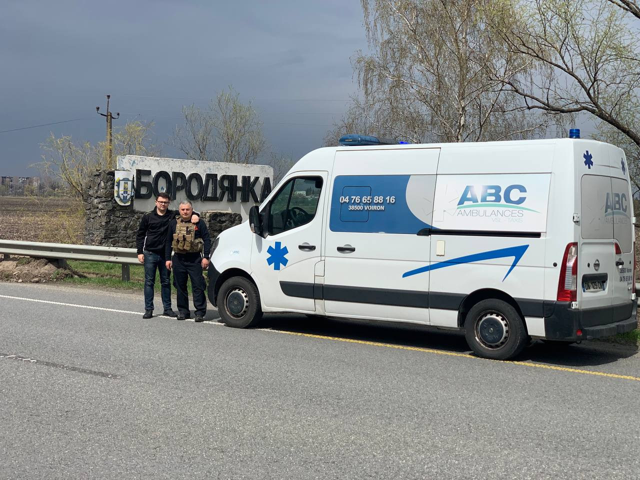 Меценат з США передав Бородянці автомобіль швидкої допомоги - зображення