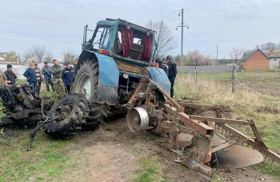 На Бучанщині тракторист натрапив на протитанкову міну - зображення