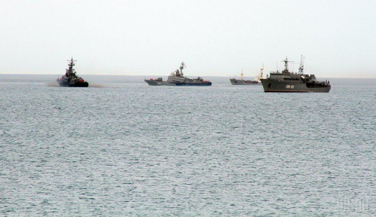Російські кораблі відкинули від українських берегів більше ніж на 100 км - зображення