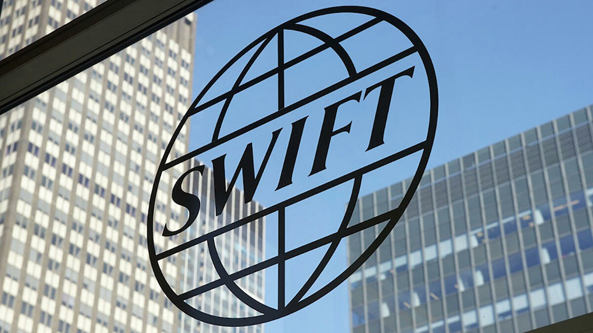 Сьогодні Сбєрбанк, Россельхозбанк та Московськй кредитний банк відключать від системи SWIFT - зображення