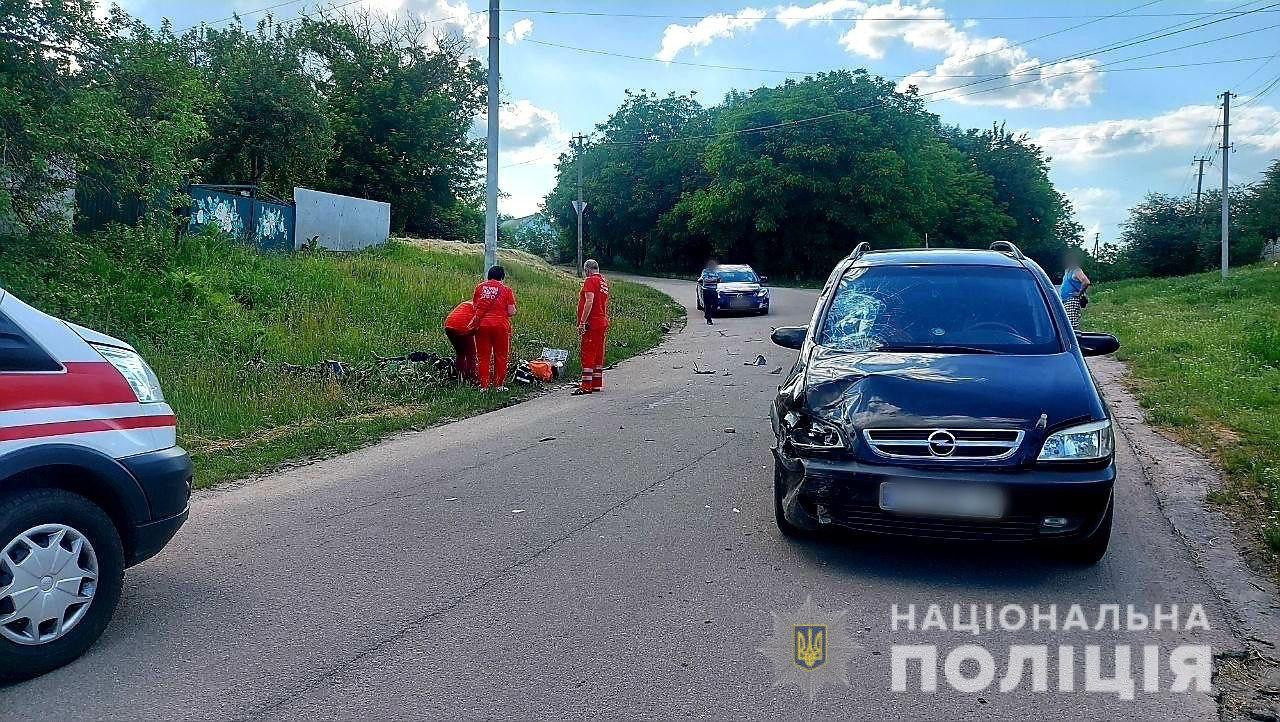 На Бучанщині в ДТП потрапило три вантажівки, а на Білоцерківщині насмерть збили водія скутера - зображення