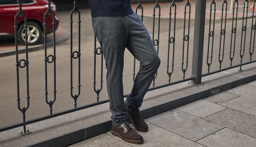 Мужские брюки – модные тенденции 2022 - зображення