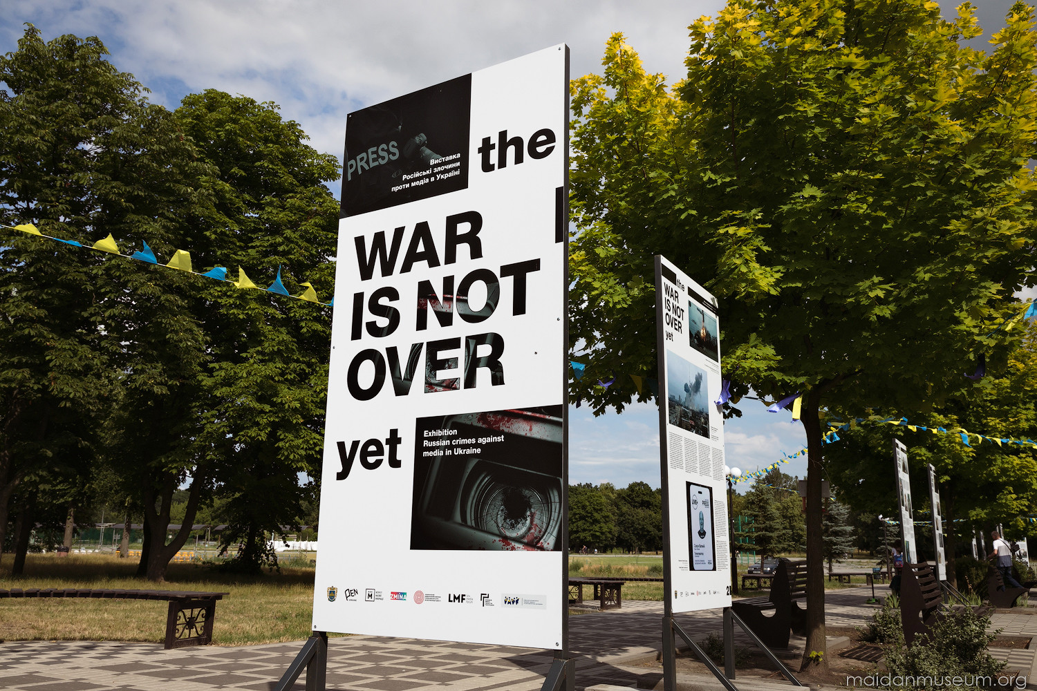 Присвята Максу Левіну: у Боярці представили фотовиставку The War Is Not Over Yet - зображення