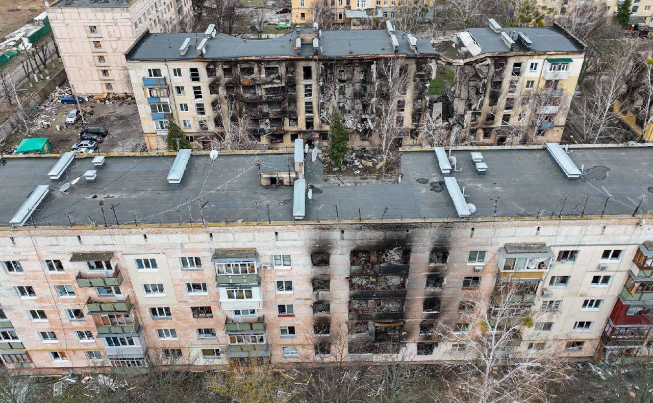 Через війну на Київщині повністю зруйновано понад 5400 об’єктів інфраструктури - зображення