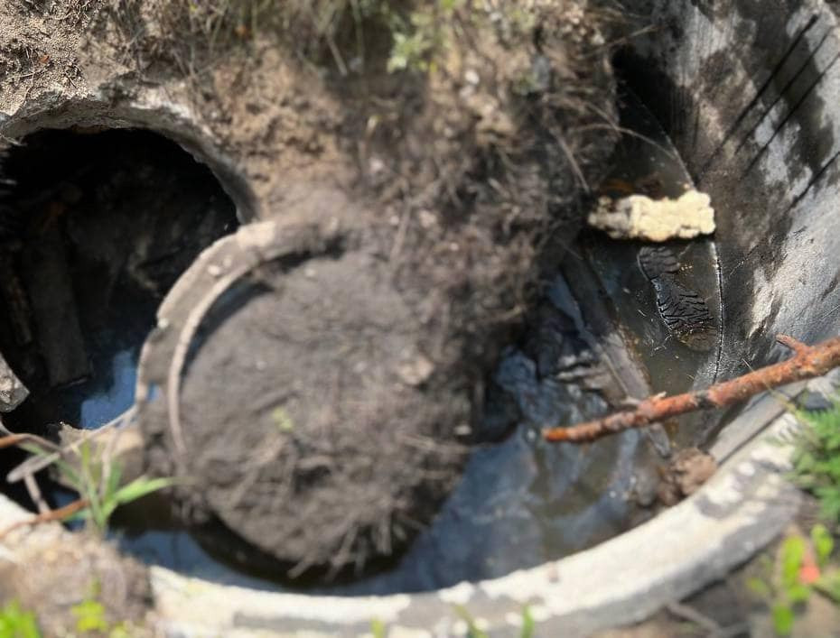 У технічному колодязі на Бучанщині знайшли тіло ще одного загиблого під час окупації - зображення