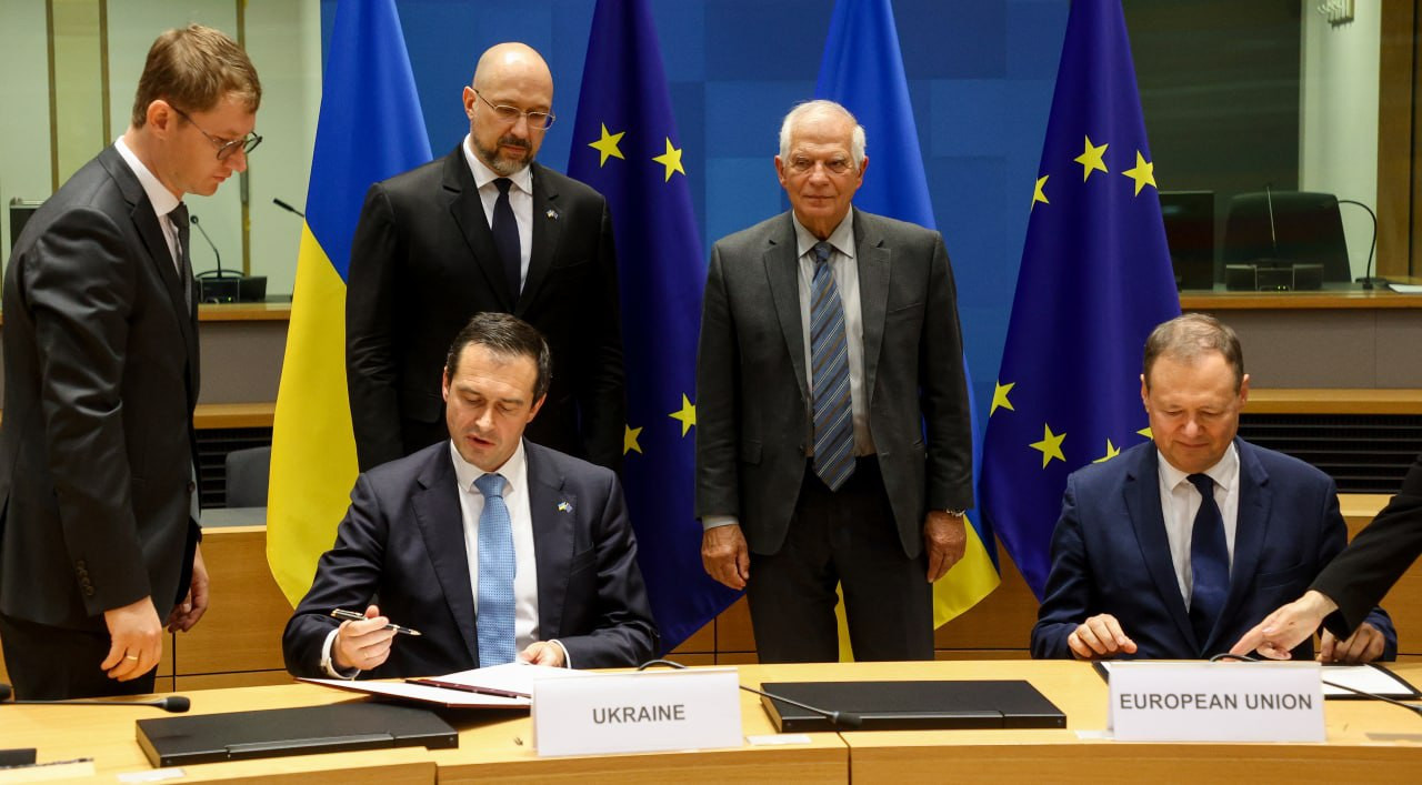 На шляху до Євросоюзу: Україна та ЄС підписали п’ять нових угод - зображення