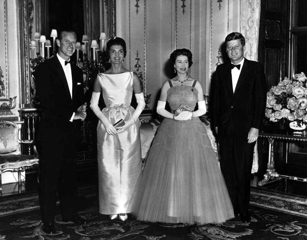 За 70 років свого правління Єлизавета ІІ зустрілася з 14 американськими президентами - зображення
