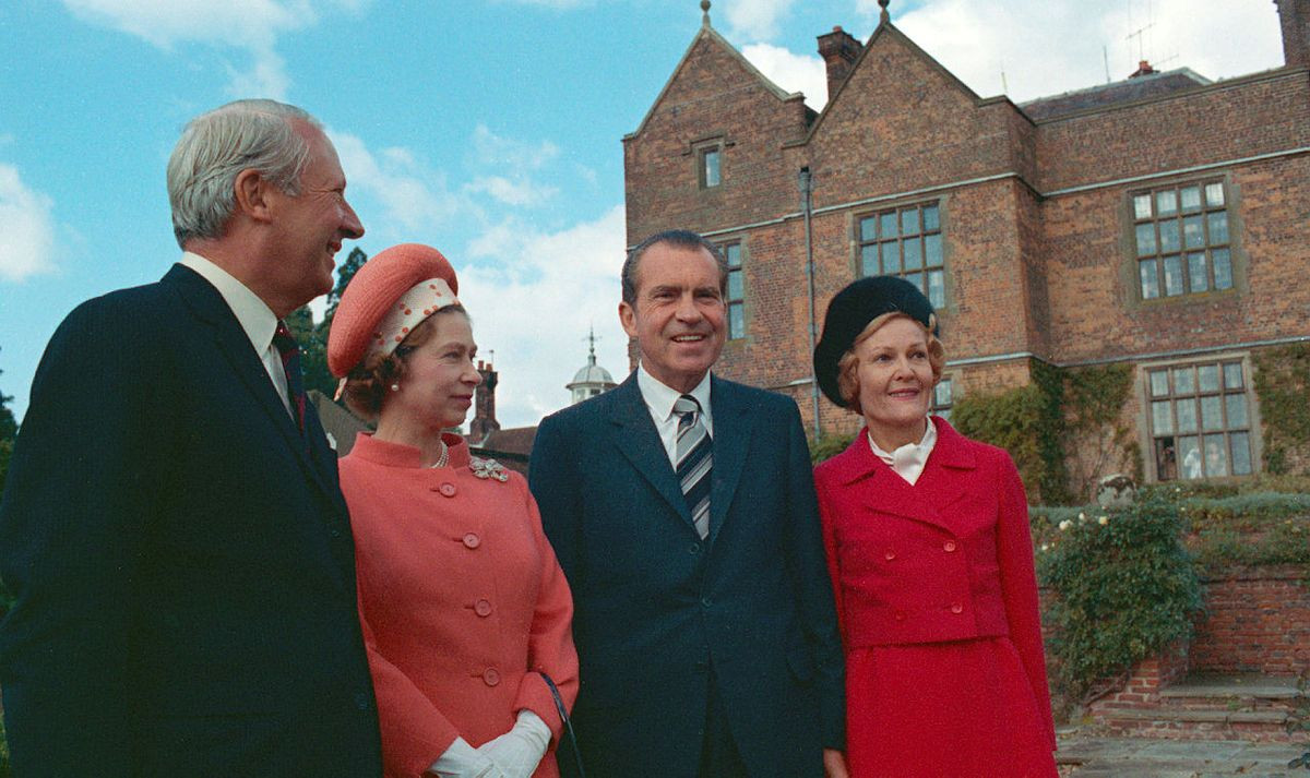 За 70 років свого правління Єлизавета ІІ зустрілася з 14 американськими президентами - 1 - зображення