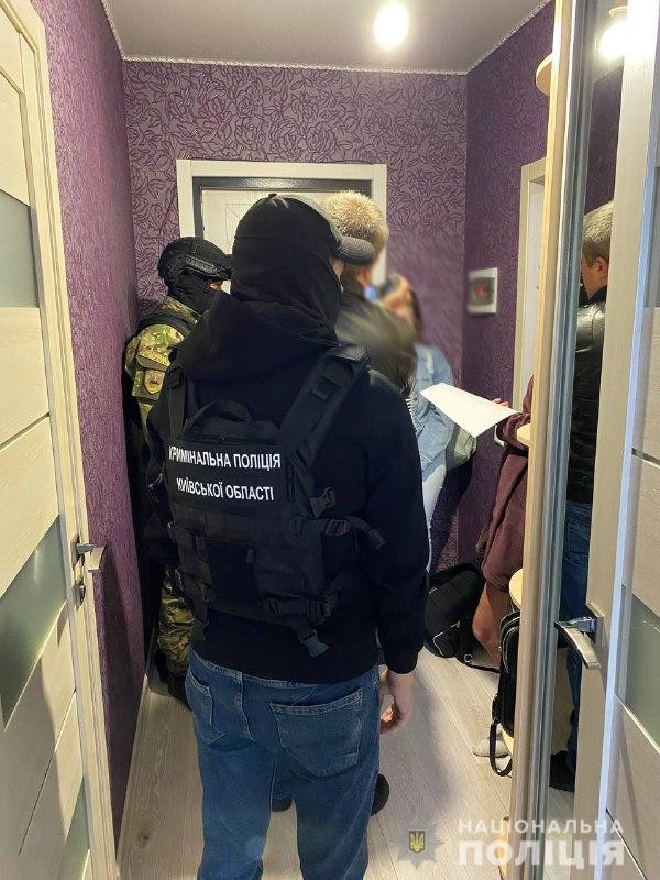 Поліція Київщини затримала жінку, яка переправляли дівчат в сексуальне рабство за кордон - зображення