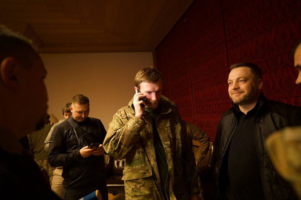 Україна повернула з російського полону 215 героїв (ВІДЕО) - 2 - зображення