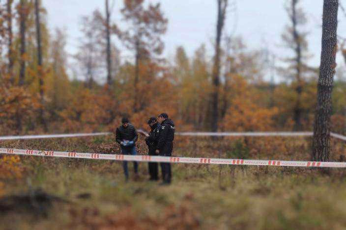 У лісі поблизу Клавдієво-Тарасове знайшли тіло вбитого окупантами цивільного - зображення