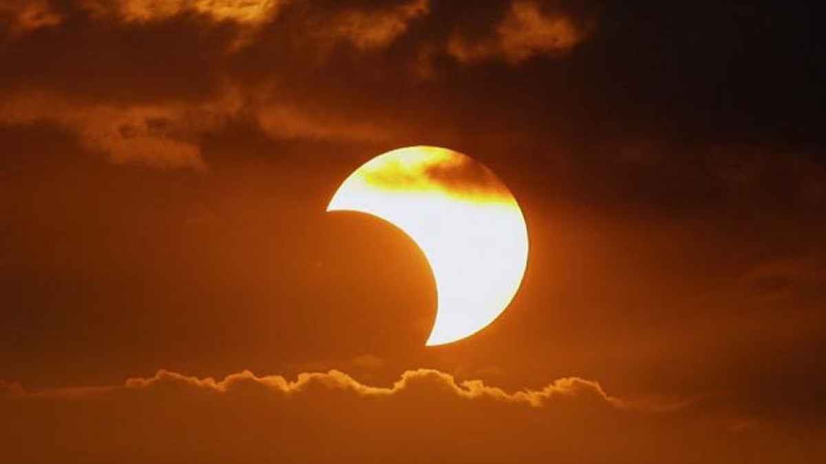 В Україні сьогодні можна буде спостерігати часткове сонячне затемнення - зображення
