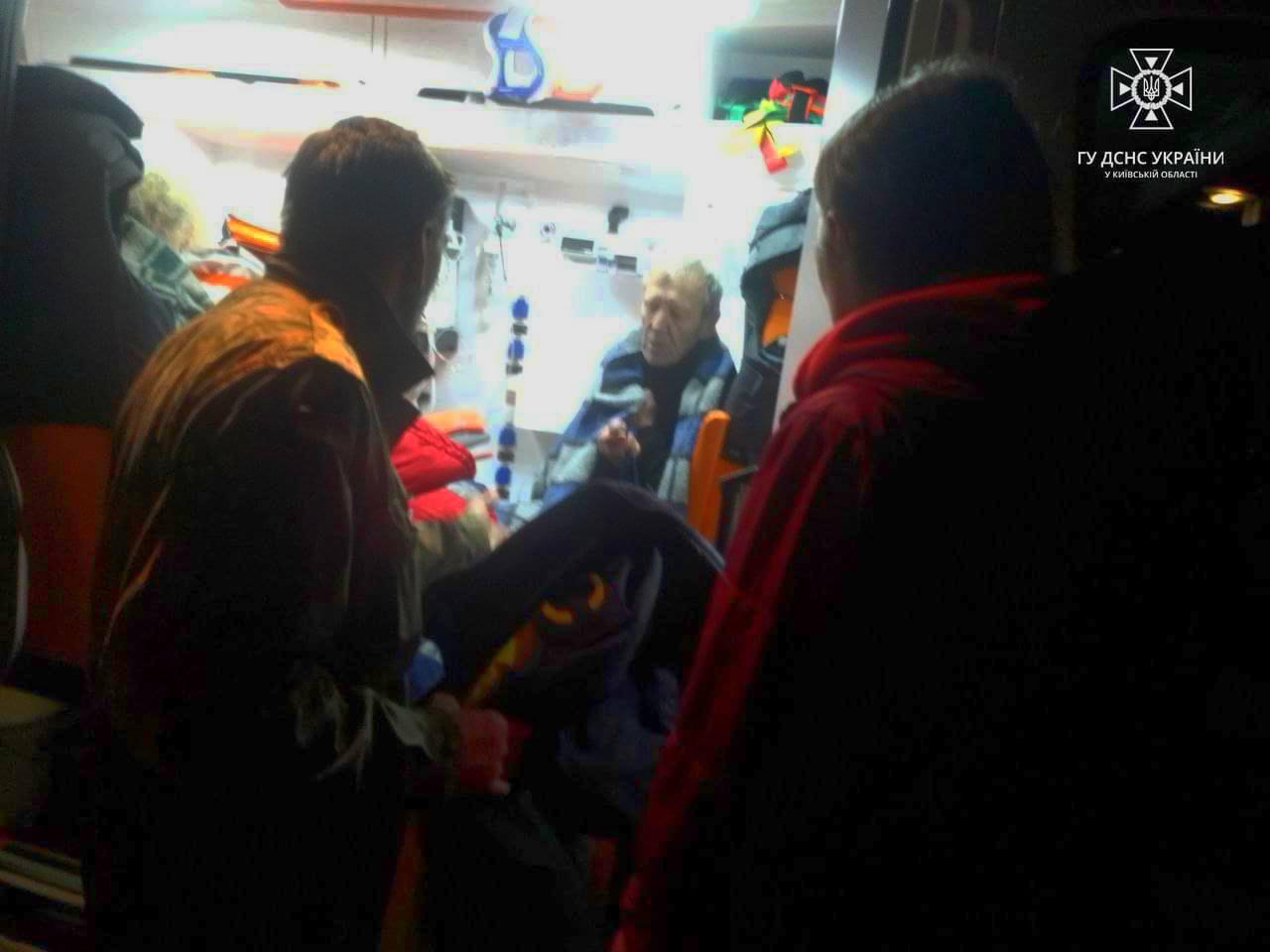 На Київщині з водойми врятували двох людей - зображення