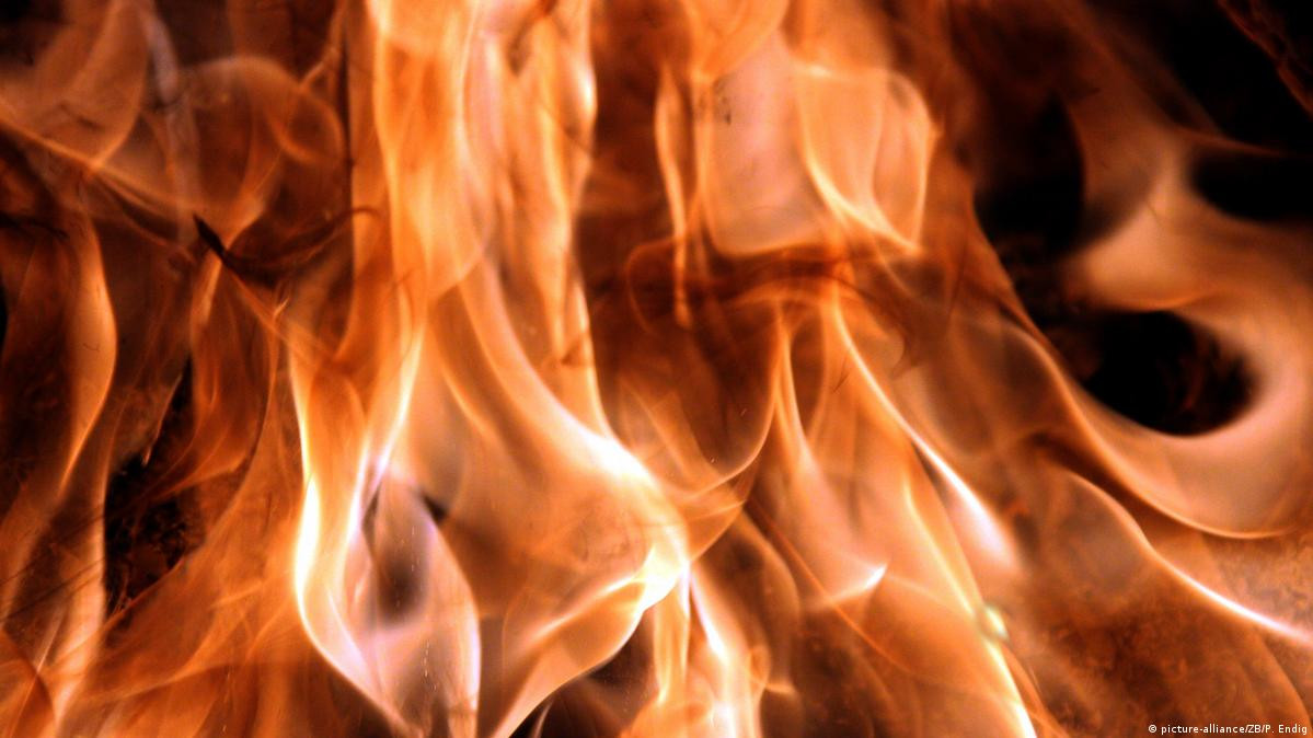 В Ірпені жінка намагалася накласти на себе руки та підпалила квартиру - зображення
