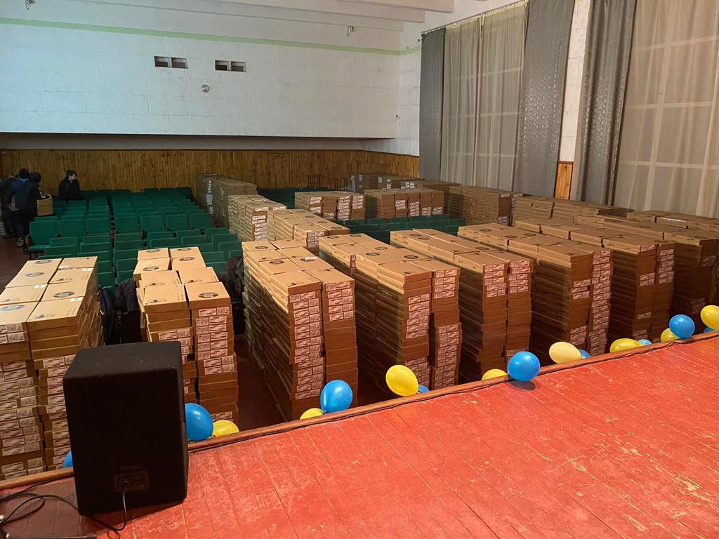 Школи Київщини отримали майже 4 тис. ноутбуків для організації освітнього процесу - зображення