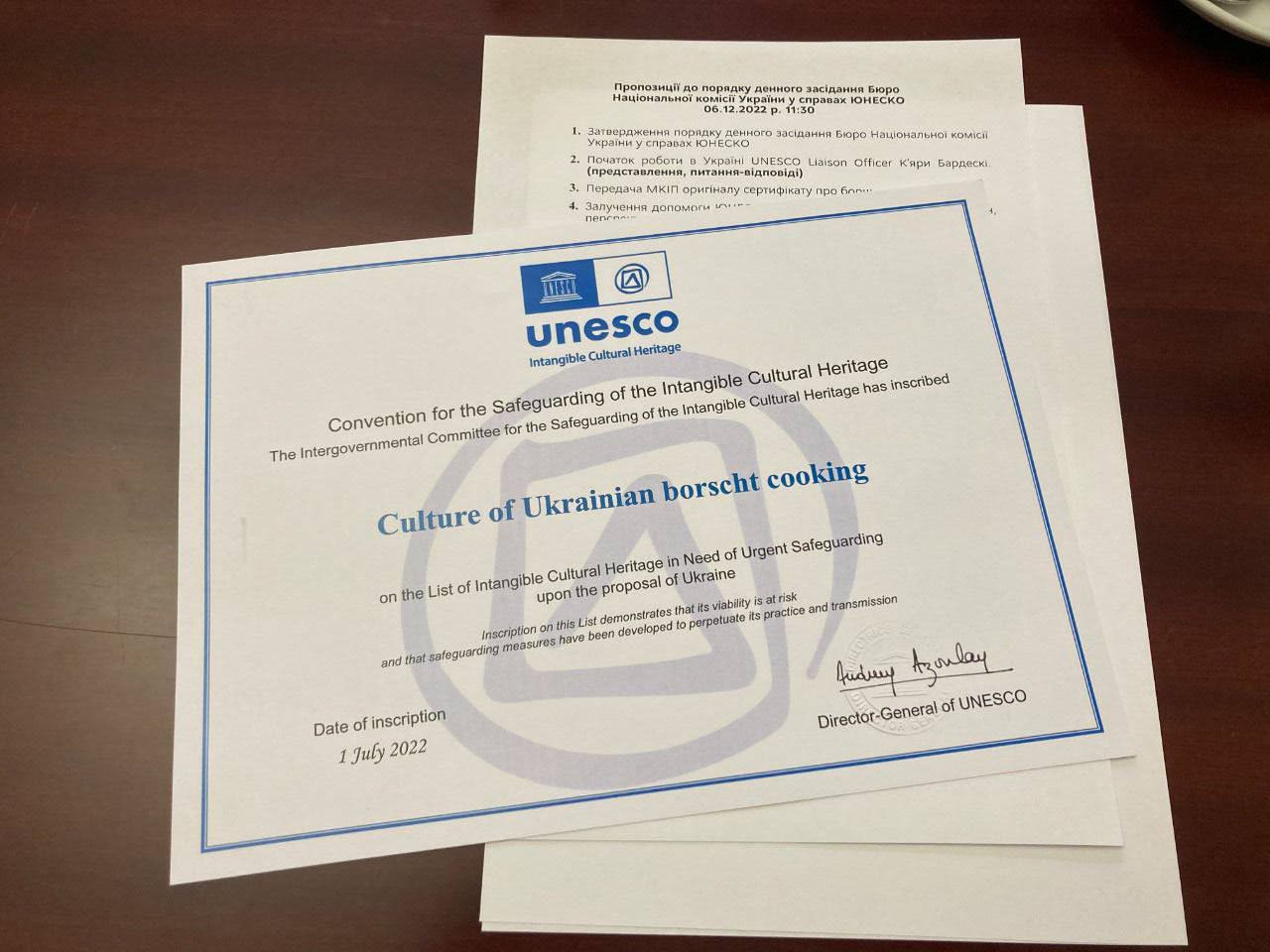 Офіційно наш: Україна отримала оригінал сертифікату ЮНЕСКО щодо борщу - зображення