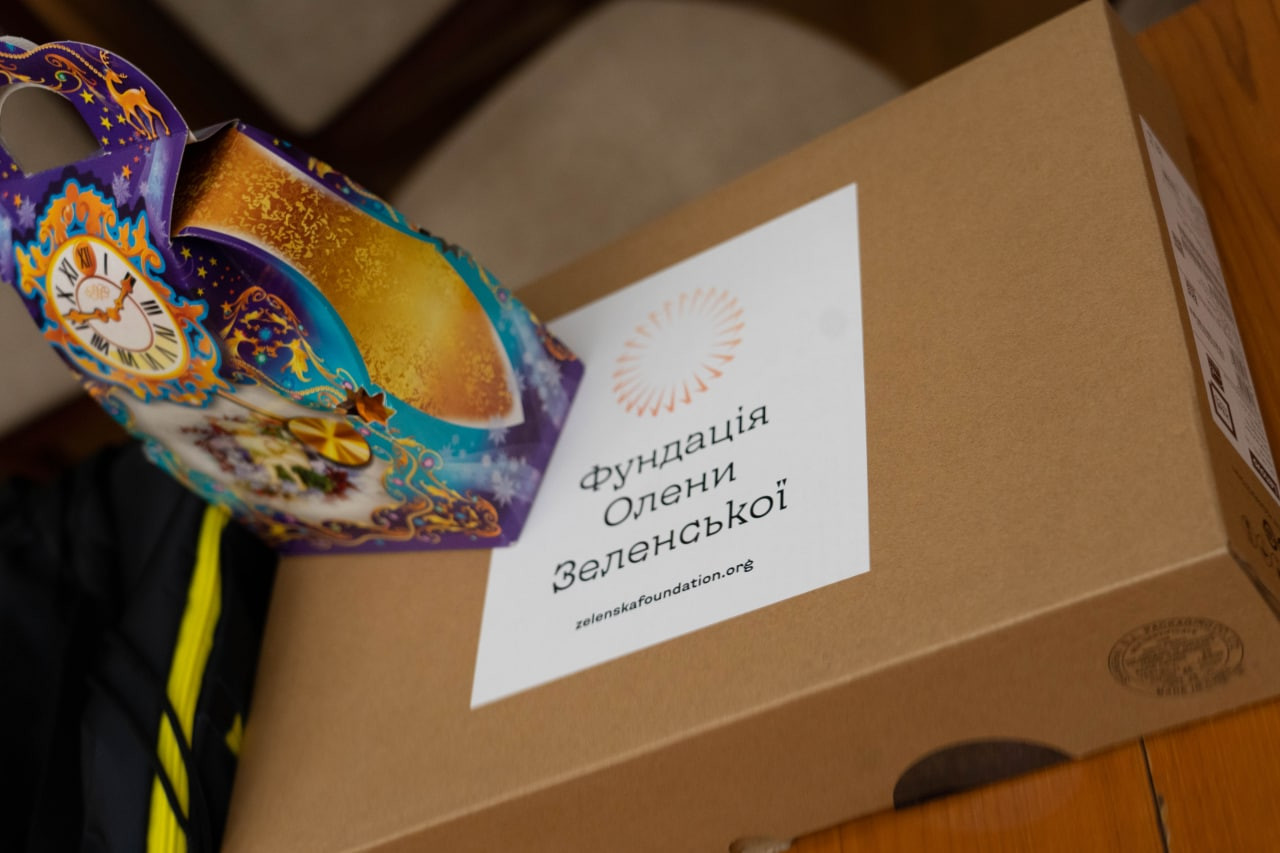 На Київщині школярі отримали ноутбуки для повноцінного онлайн-навчання - зображення