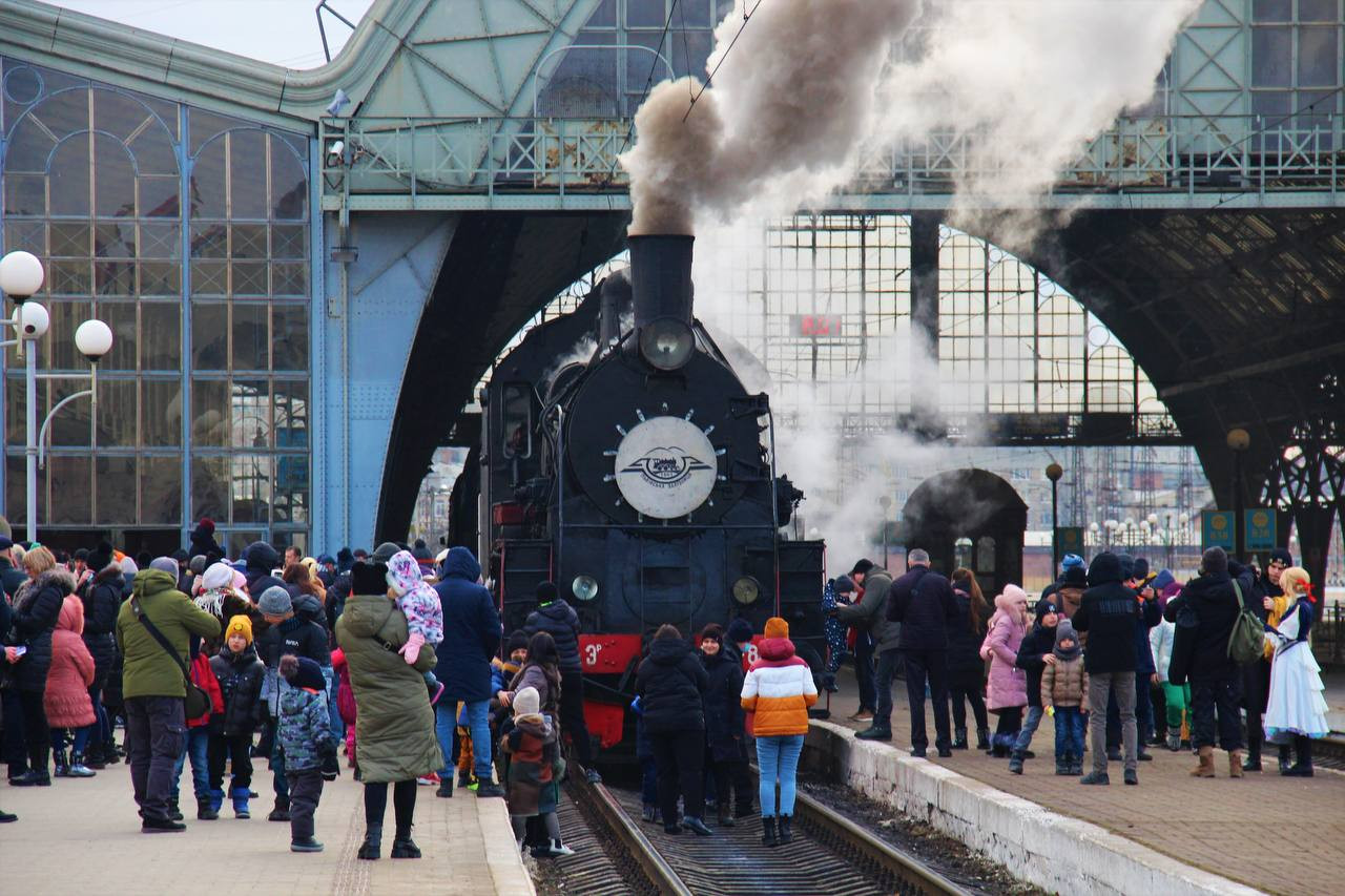Укрзалізниця запустить ще один казковий ретро-поїзд на зимові свята: цього разу в Львові - зображення