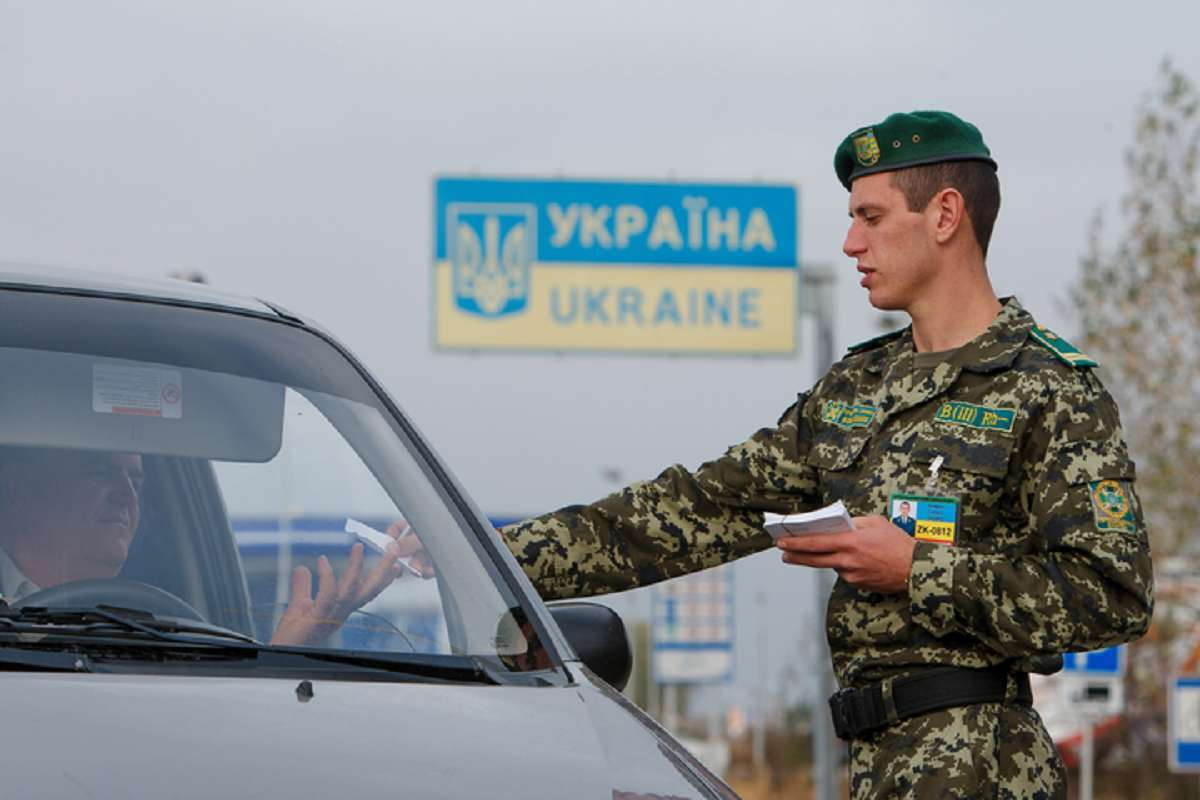 Хто з чоловіків України матиме право перетинати кордон у 2023 році - зображення