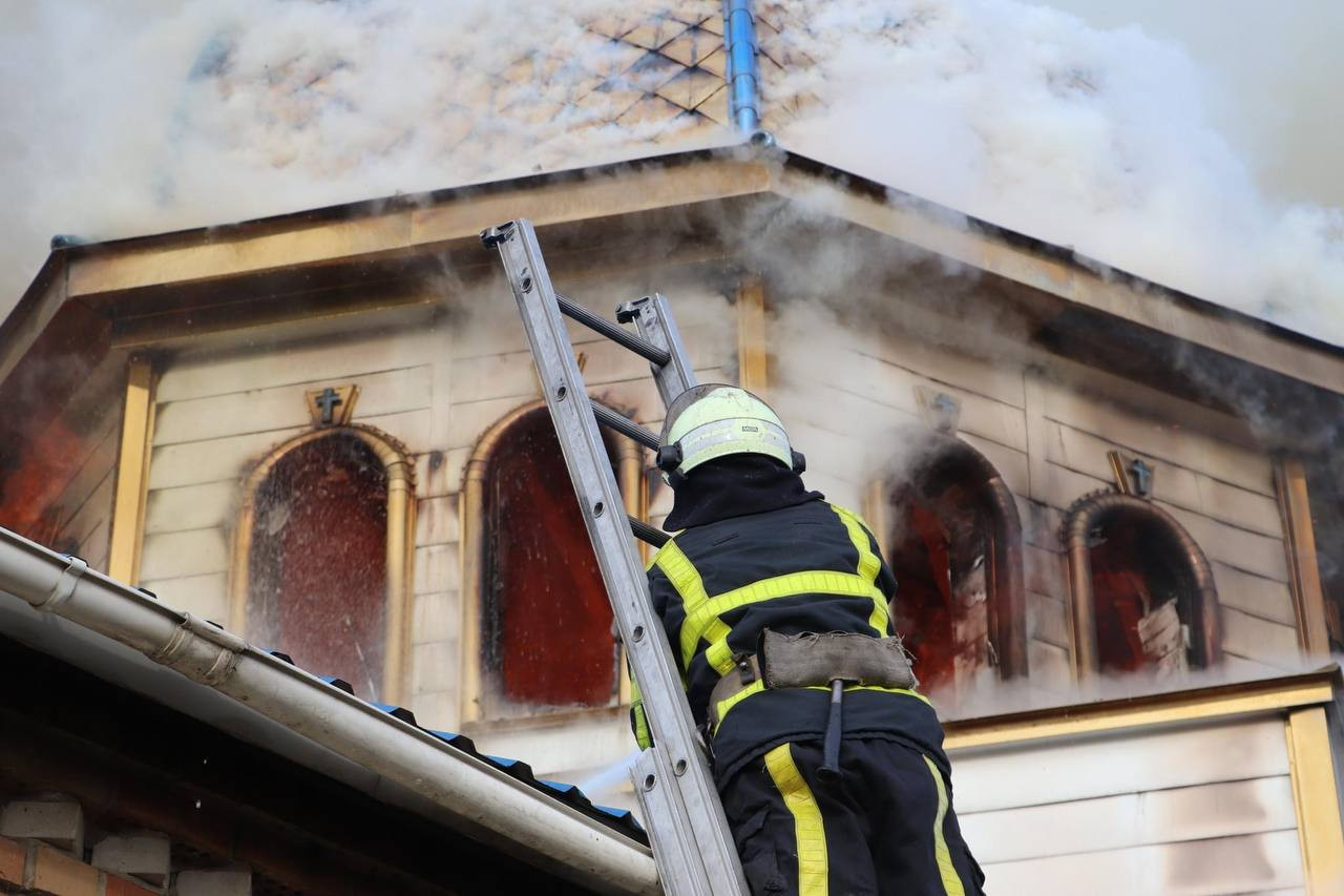 У Бориспільському районі загорілася церква - 1 - зображення
