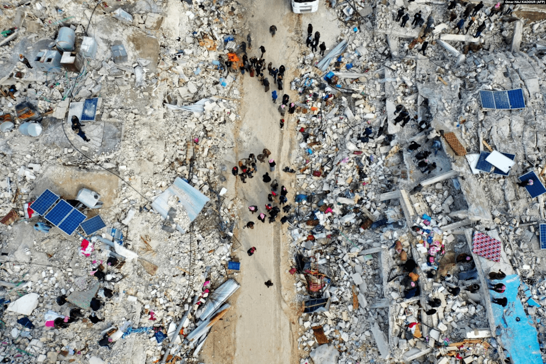 Кількість жертв землетрусу в Туреччині та Сирії перевищила 11 тис. - зображення