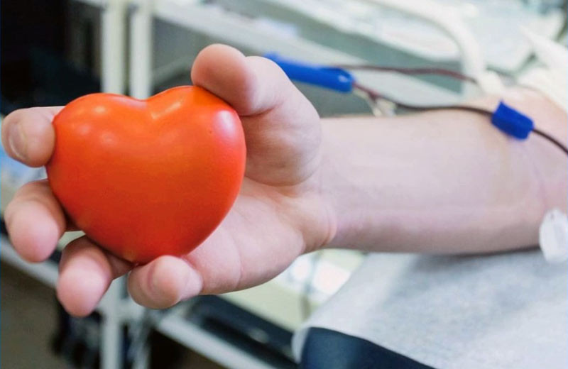Центри крові потребують донорів резус-негативної належності - зображення