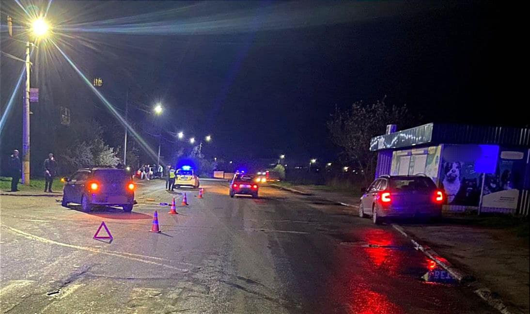 У Яготині п'яний водій збив трьох пішоходів на троутарі, серед постраждалих діти - зображення