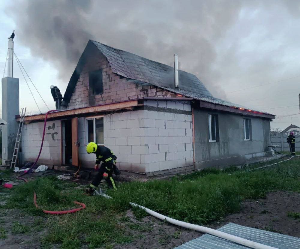На Білоцерківщині палав приватний житловий будинок - зображення