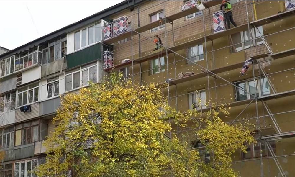 Відбудова Київщини: у Бучі триває капітальний ремонт ще одного будинку - зображення