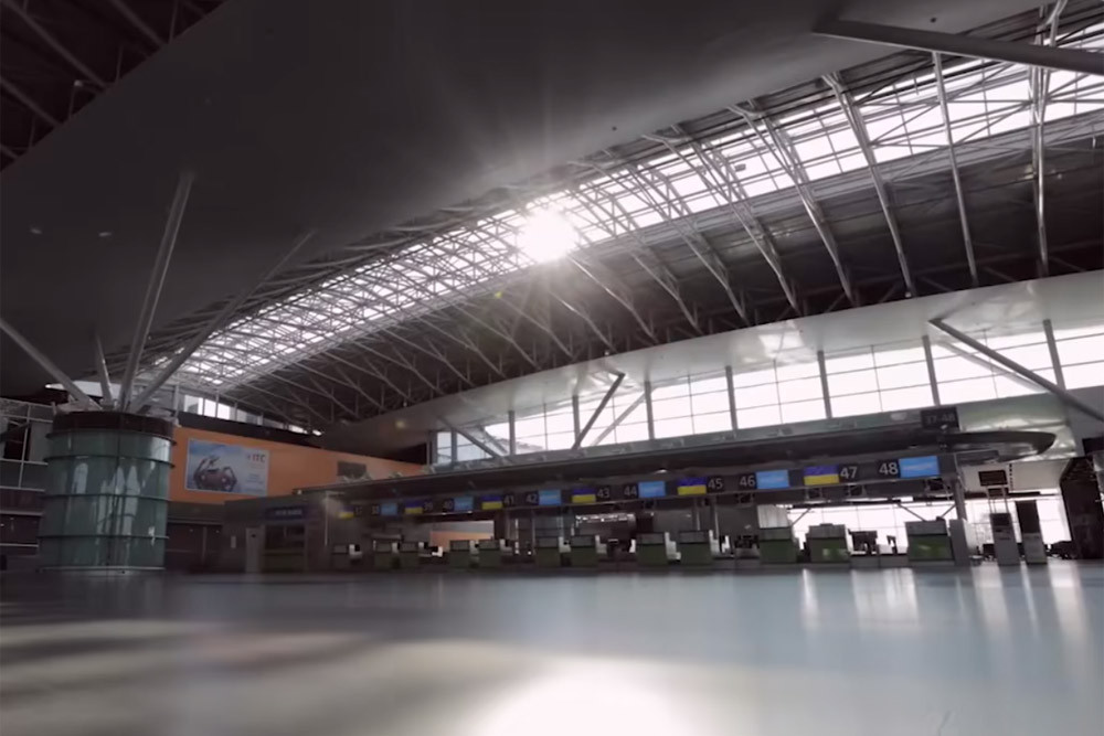 Порожній аеропорт без людей: Дмитро Комаров показав, як виглядає аеропорт Бориспіль зараз - зображення