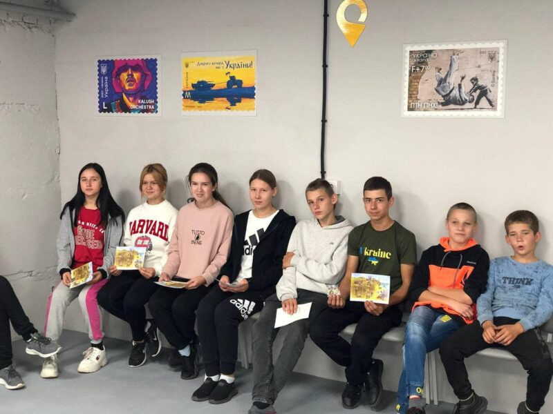 У школі на Київщині облаштували укриття за донати від продажу марки 