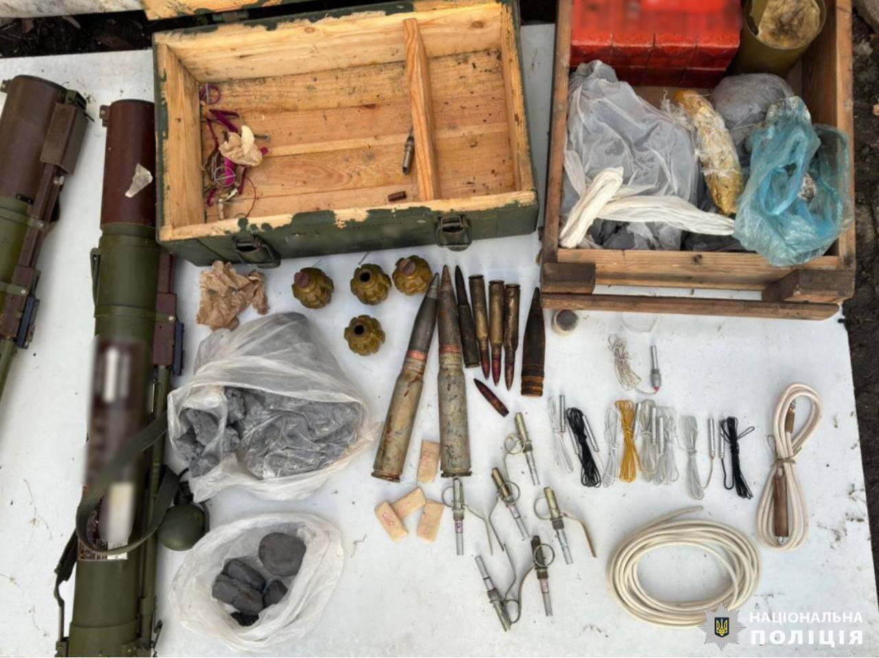 Житель Білоцерківського району зберігав вдома цілий арсенал зброї - 3 - зображення